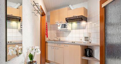 Apartment '6' with Mountain View, Shared Terrace and Wi-Fi