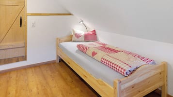 Free WiFi, bed sheets