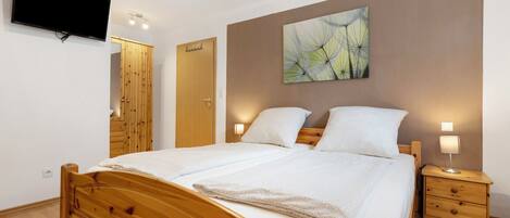 1 bedroom, free WiFi, bed sheets