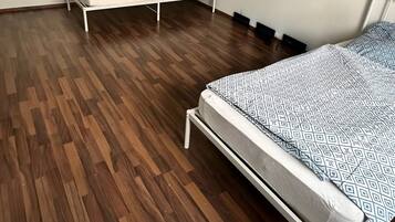 3 bedrooms, free WiFi, bed sheets