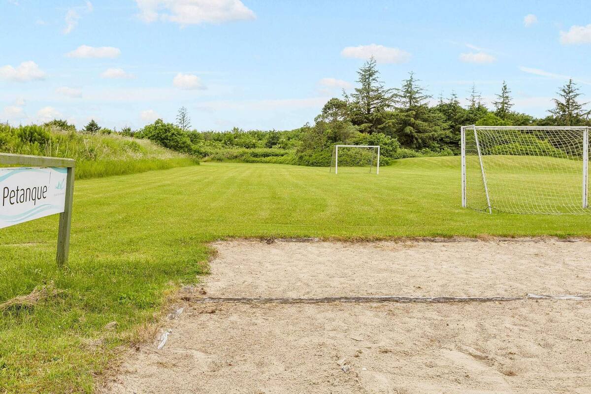 Comfort-Apartment, 1 Schlafzimmer | Sportplatz