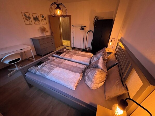 2 bedrooms, Internet, bed sheets