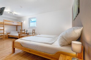 1 bedroom, free WiFi, bed sheets