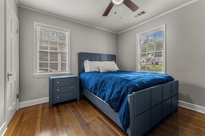 3 soverom, strykejern/-brett, wi-fi og sengetøy