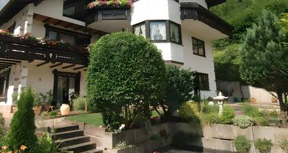 Ferienwohnung Uli Schätzle mit Bergblick, privater Terrasse und WLAN
