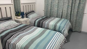 2 slaapkamers, een strijkplank/strijkijzer, wifi, beddengoed