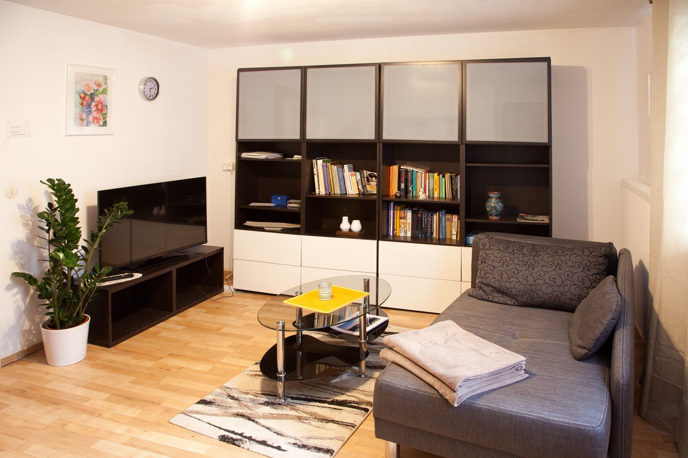 Fernseher, Tischtennisplatte