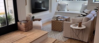 Brand new 1-bedroom & den condo in Pac Heights, San Francisco with WiFi, AC