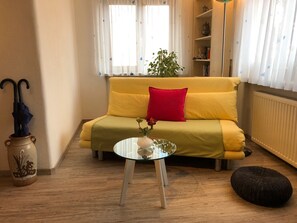 Télévision, lecteur de DVD, chaîne hi-fi