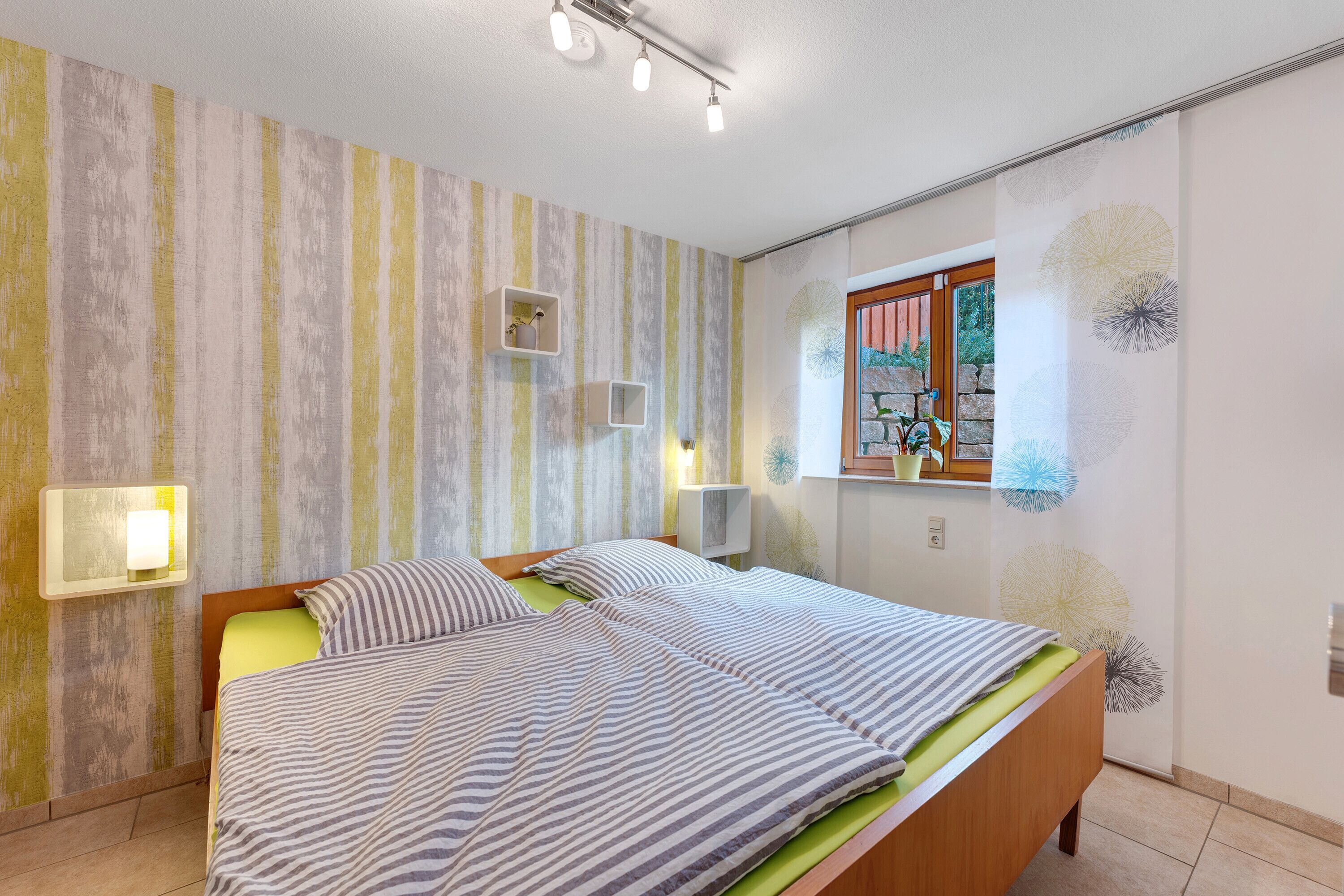 1 chambre, fer et planche à repasser, Wi-Fi gratuit, draps fournis