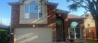 Round Rock 3-bedroom house with loft office +Yard+WiFi, AC- Near Kalahari