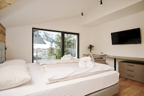 2 bedrooms
