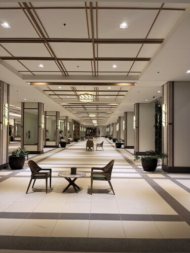  3-BR , 2 Bath condo with AC, WiFi+Free Parking+Netflix- 8 persons