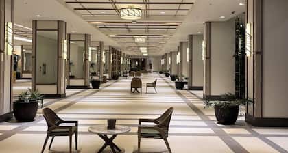 3-BR , 2 Bath condo with AC, WiFi+Free Parking+Netflix- 8 persons