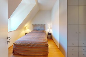 2 quartos, ferros/tábuas de passar roupa, Wi-Fi de cortesia