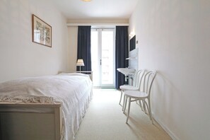 3 bedrooms, Internet