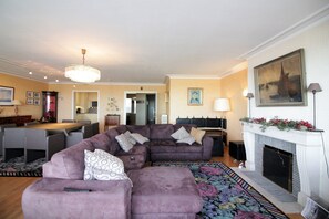 TV, fireplace