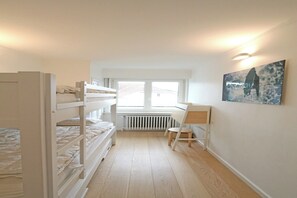 2 bedrooms, internet