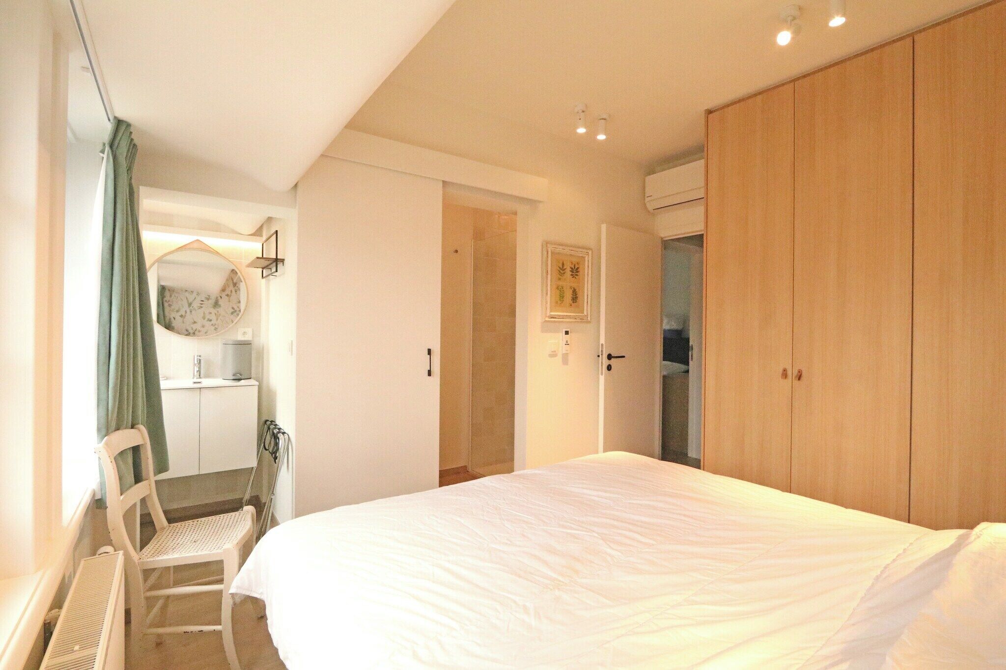 5 slaapkamers, een strijkplank/strijkijzer, reisbedje, gratis wifi