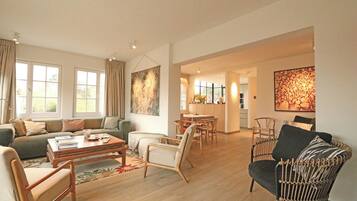 Smart-tv en een open haard