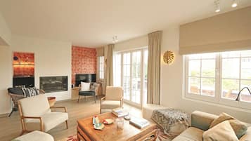 Televisie en een open haard