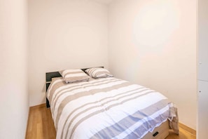 1 quarto, roupa de cama