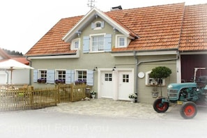 Exterior - historic Schauberhof built in 1747 (Bubsheim)