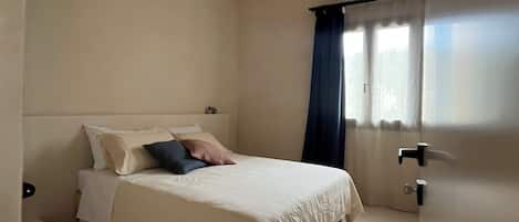 2 chambres, fer et planche Ă repasser, Wi-Fi, draps fournis