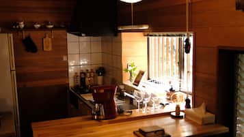Casa de campo, vistas a la montaña, junto a la montaña | Cocina privada | Cafetera o tetera