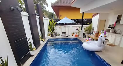 Hunter Hide Pool Villa