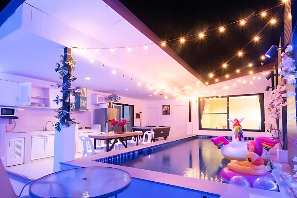 Hunter Hide Pool Villa