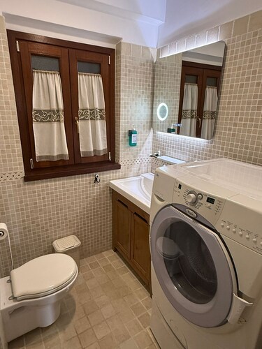 Independent villa with free parking space and close to the subway - Rome
