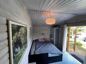 3 bedrooms, free WiFi - Cozy and updated house on large private lot (Højby)
