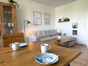 TV, table tennis - Welcome to Haus am Waldbad FeWo 2 - your vacation at the North Sea! - House at (Cuxhaven)