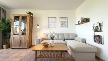 Fernseher, Tischtennisplatte