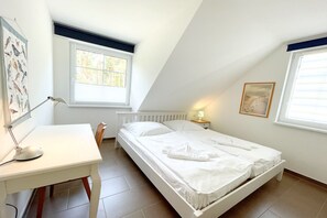 2 chambres, bureau, draps fournis
