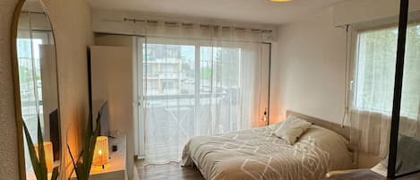 1 habitación y ropa de cama
