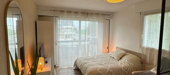 Cosy apartment with balcony + parking - quiet 2 steps from downtown