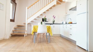 Family Apartment, 2 Bedrooms, Mountain View | Living area - Casuca Rubia  (Ampuero)