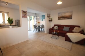 Living area - Vacation apartment in Porec. TOP LOCATION in the center and close to the beach. (Porec)