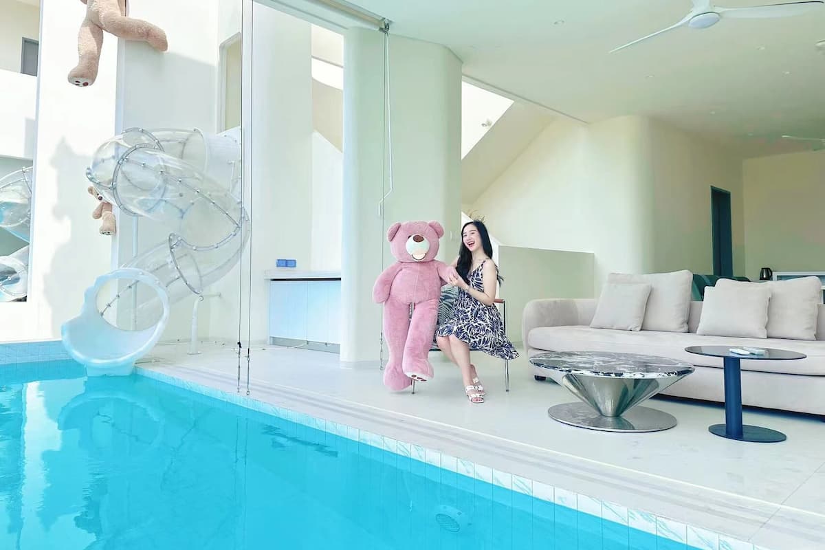 Villa, 6 Bedrooms, Private Pool | Ruang tamu | 55 inci sebuah televisyen pintar dengan digital