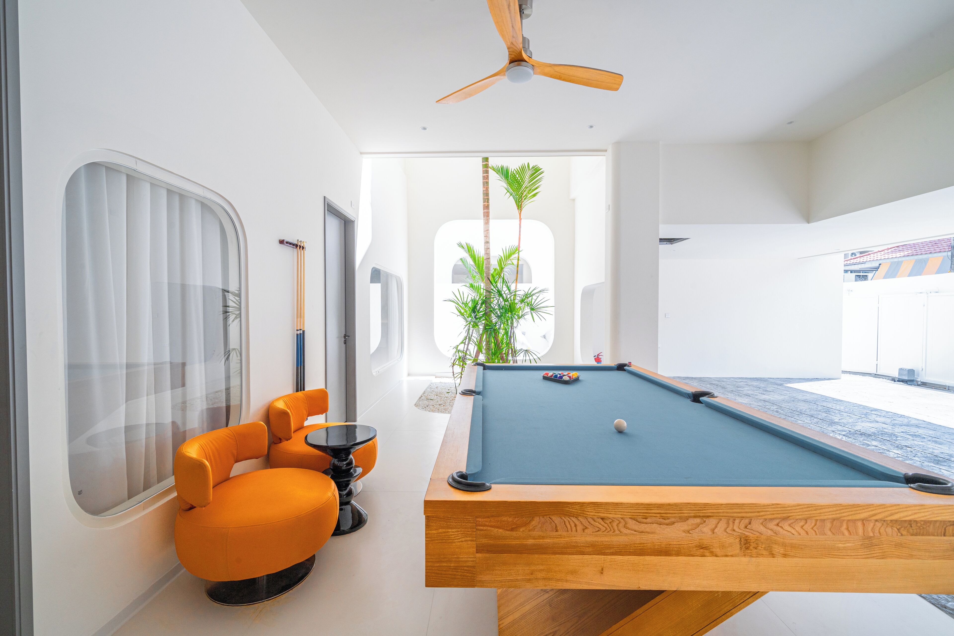 Familjevilla - 6 sovrum - privat pool | Vardagsrum | 55-tums smart-tv med digitalkanaler