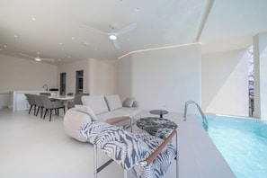 Villa, 6 Schlafzimmer, Nichtraucher, Küche | Wohnbereich | 55-Zoll-Smart-TV mit Digitalempfang