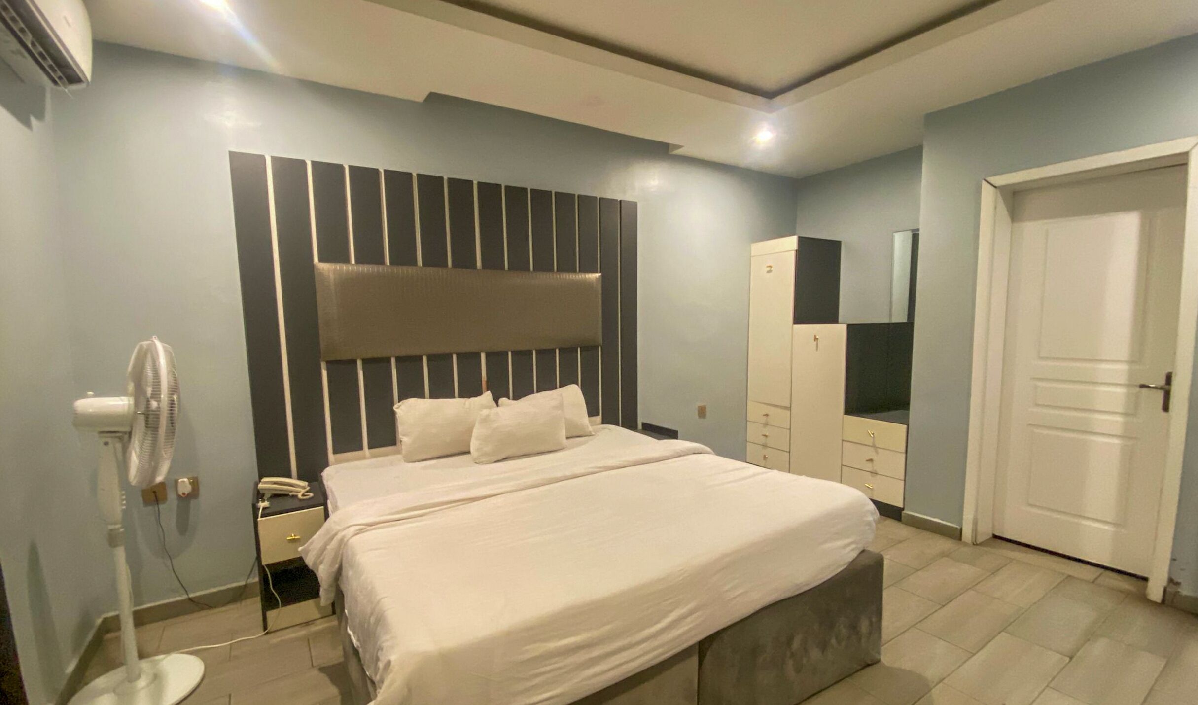 4 bedrooms, iron/ironing board, free WiFi, bed sheets