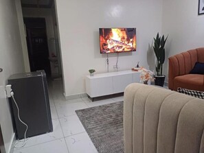 Smart TV - Es Su Casa City Stay (Mombasa County)