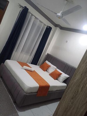 1 chambre, fer et planche à repasser, Wi-Fi gratuit, draps fournis