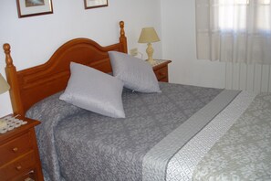 3 bedrooms, iron/ironing board, bed sheets - Apartment in Sahún "Casa Juan Manuel". (Sahún)