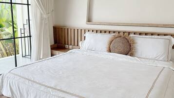 Classic Villa, 2 Bedrooms, Private Pool | Desk, laptop workspace, free WiFi