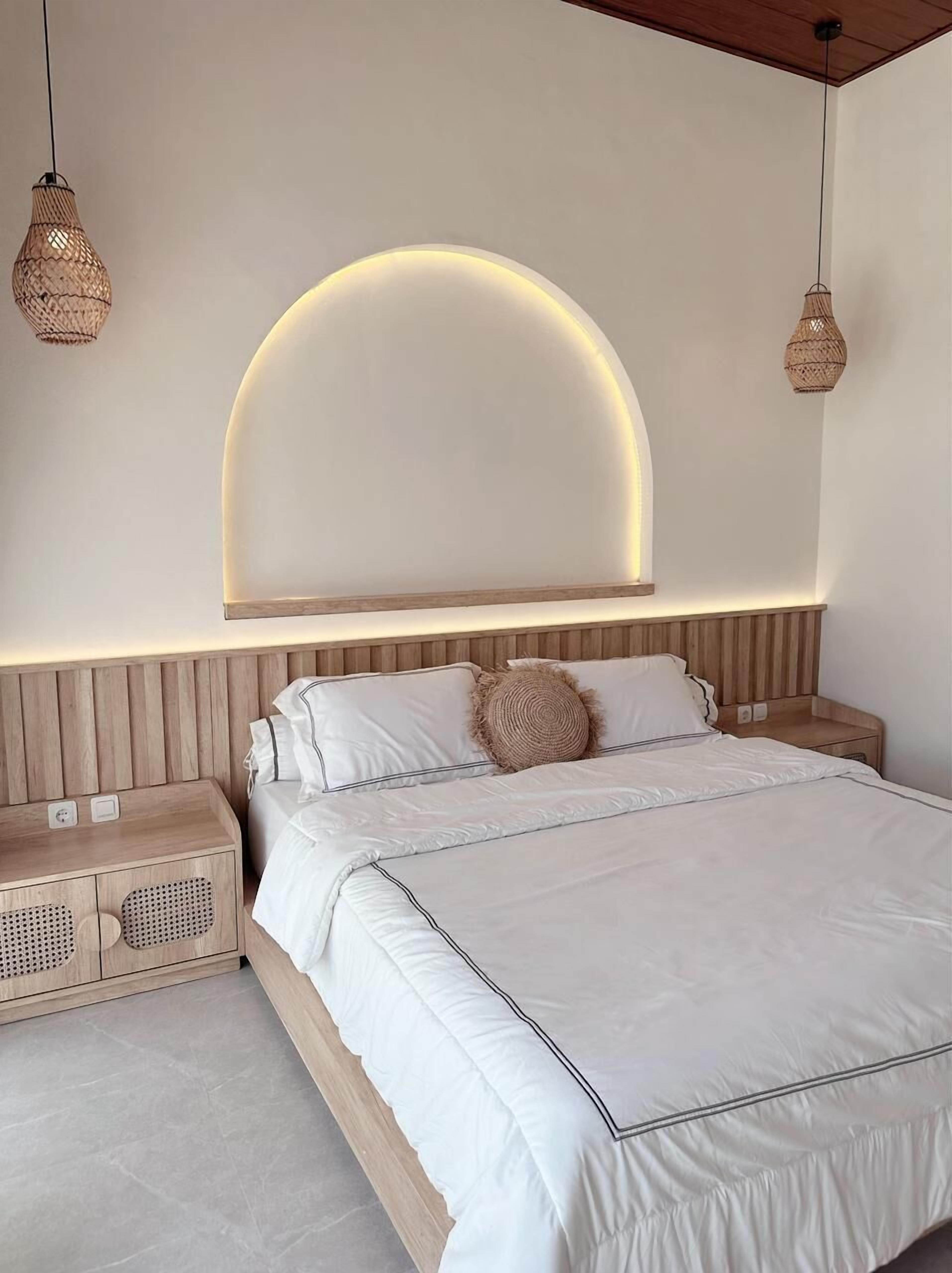 Classic Villa, 2 Bedrooms, Private Pool | Desk, laptop workspace, free WiFi