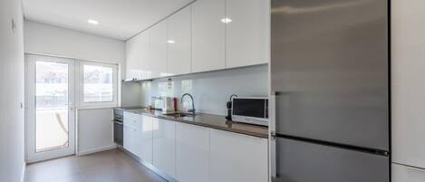 Microones, forn, placa de cuina i rentaplats